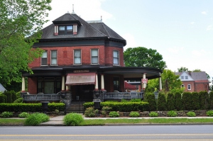 Are Home-Sellers In Canada Required To Provide Insurance?